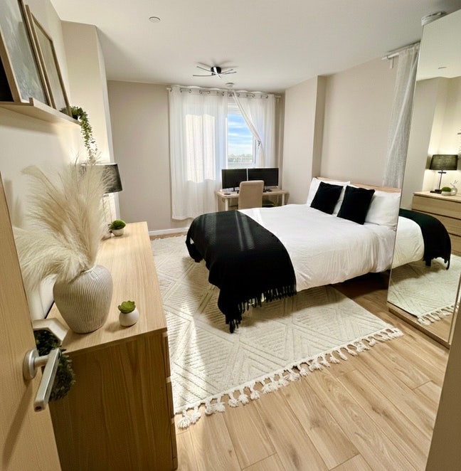 Spacious Double with Private Ensuite Main Photo