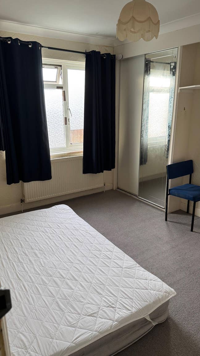 A room available in Eastern Brighton Main Photo