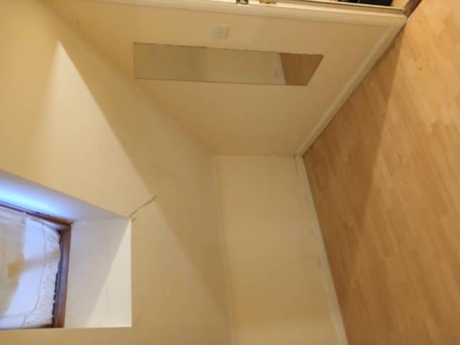 Large Double Room Main Photo