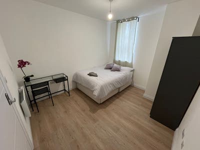 🛏️ Spacious Double Room Available –Erith Main Photo