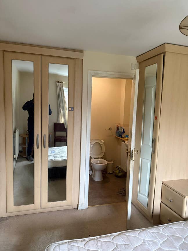 En-suite Room available to let Main Photo