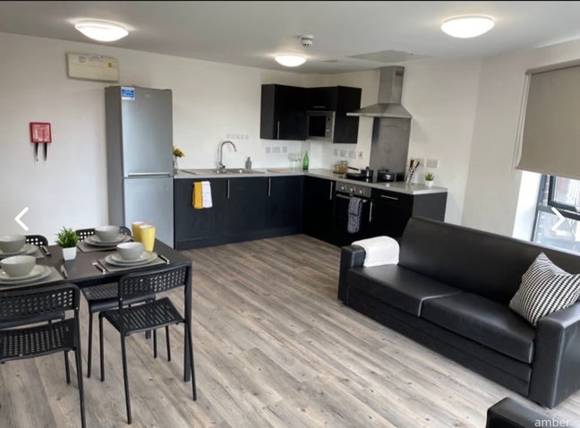 Room available  Main Photo