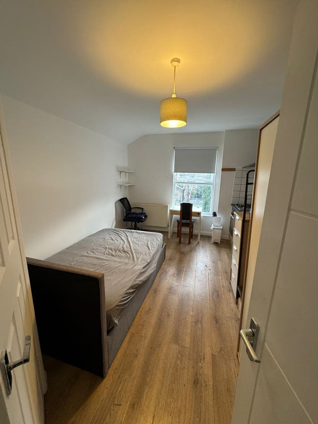 CLAPHAM studio Flat all bills included, &pound;1400pcm Main Photo