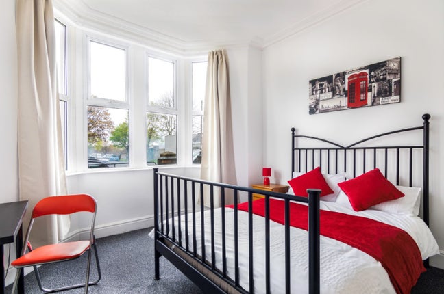 Double Ensuite Room With Desk  Main Photo