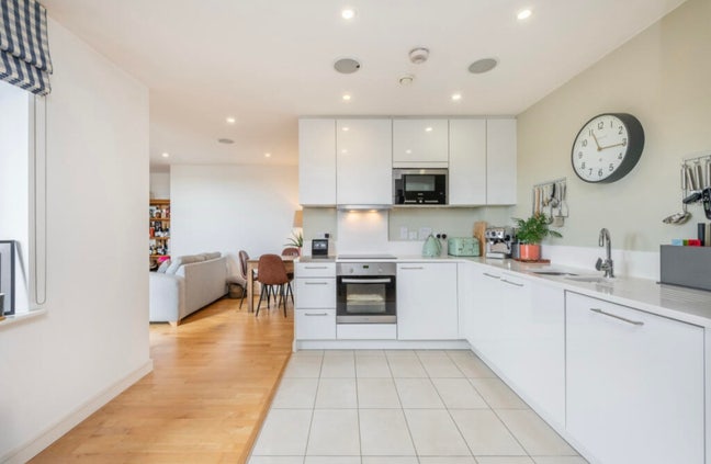 Bright Two-Bedroom Apartment with Large Balcony Main Photo