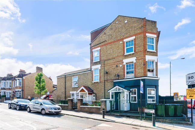 Modern En-Suite Room in Greenwich Home 🏠 Main Photo