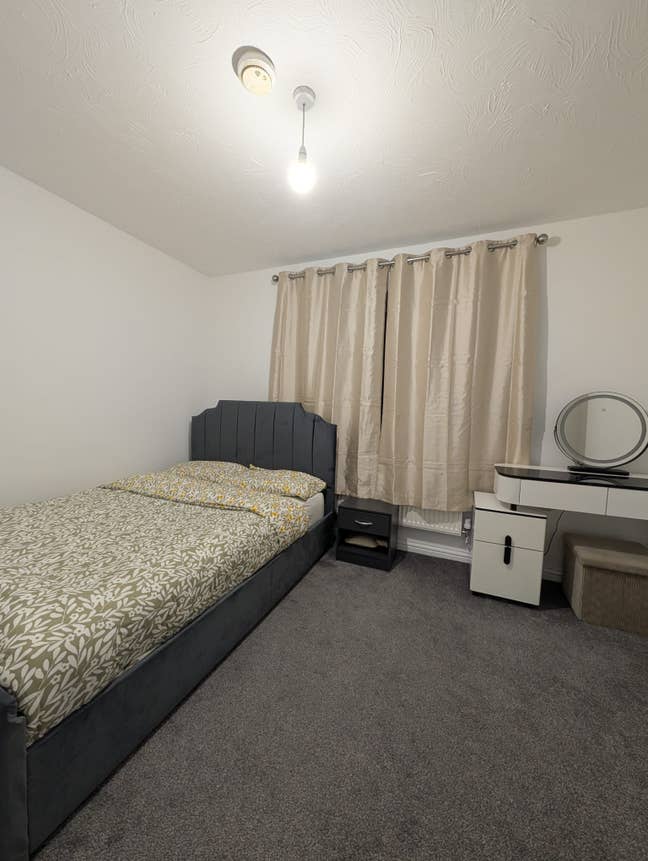 Stylish 4-Bed Home | Ensuite + 3 Spacious Doubles  Main Photo