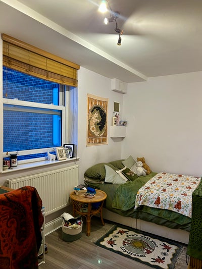 Room available in Hackney flat 💛 Main Photo