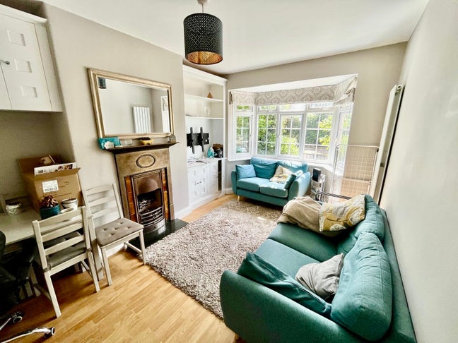 SW18 Room: Low Move-in Costs with Reposit! ✨ Main Photo