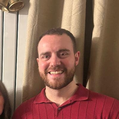 Room wanted in clean, friendly flat/house share . Main Photo