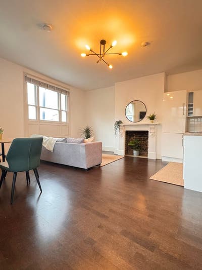 Beautiful 1 bed flat at Fulham, Short term OK Main Photo