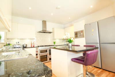 Zero Deposit 🚫💰 Relaxed & Friendly Home Main Photo