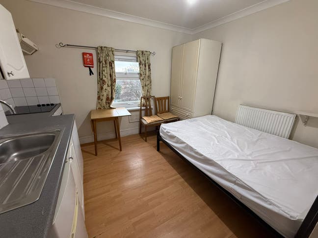 Room for single person, Hounslow Central Main Photo