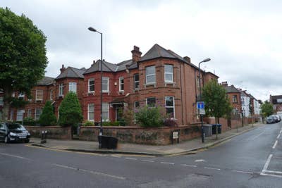 Stunning 3-Bedroom Flat – Whole Property Only  Main Photo