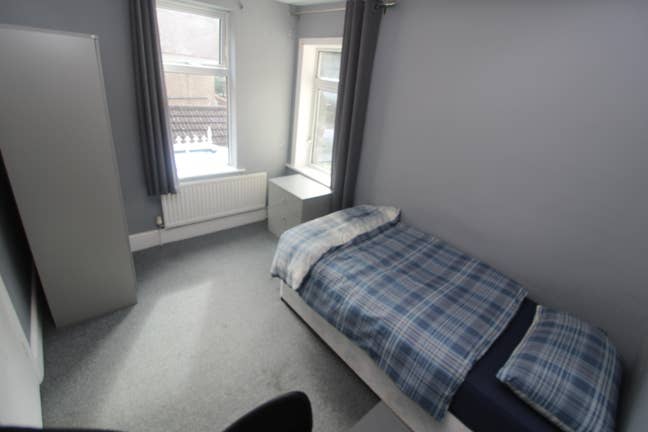 Ully Furnished 1 Bed House Share. Good Location Main Photo