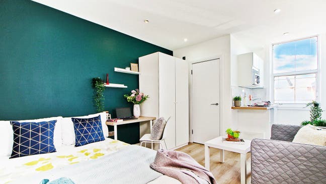 Studio Flat 3 mins walk from Goodmayes station Main Photo