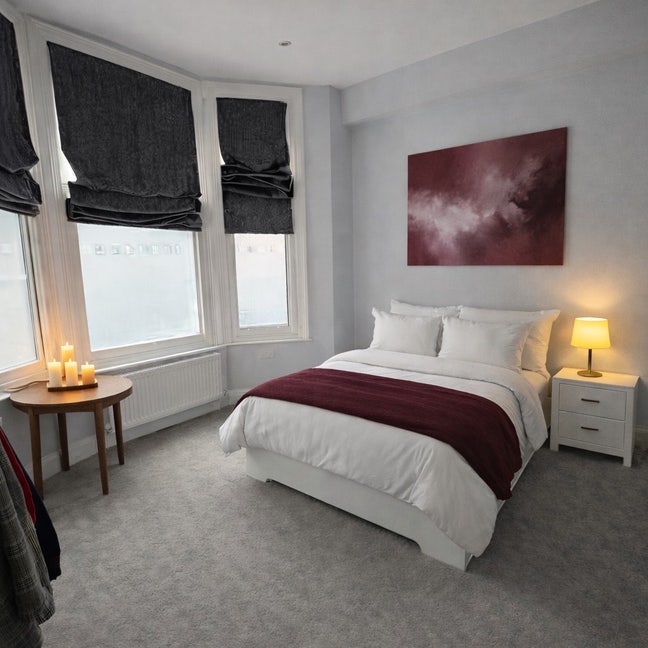 Large Double Bedroom w/ Double Height ceilings Wes Main Photo