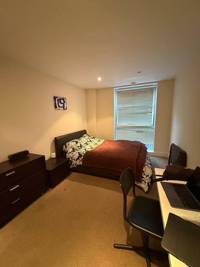  Room in 3-bed apartment in Poplar Main Photo