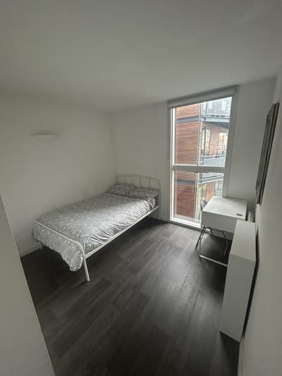 Bright double room | Clean flat | Angel/Hoxton Main Photo