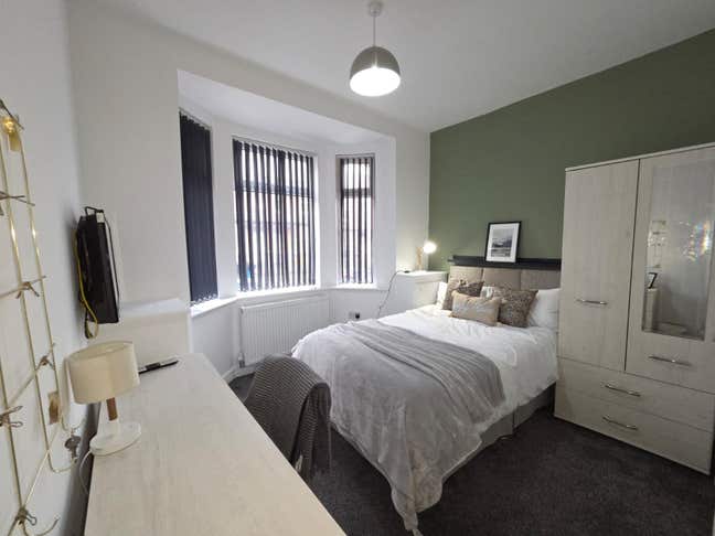Stunning Double Ensuite Rooms for Rent  Main Photo