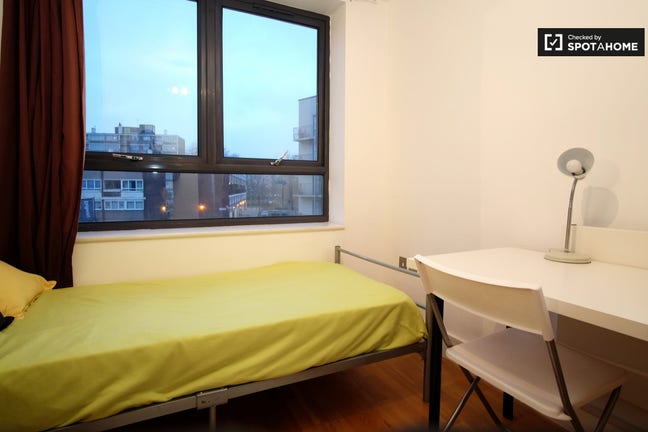 😍 Room Available Now In Limehouse😍 Main Photo