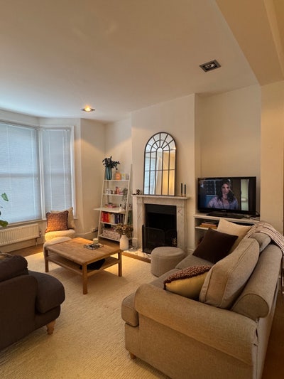 1 bed flat with garden  Main Photo