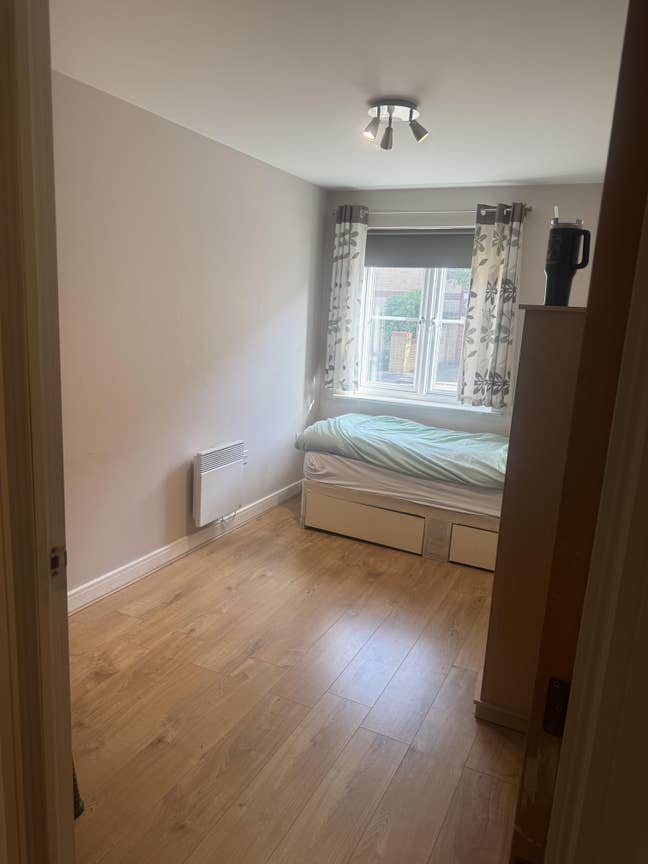 Single room. To let Main Photo