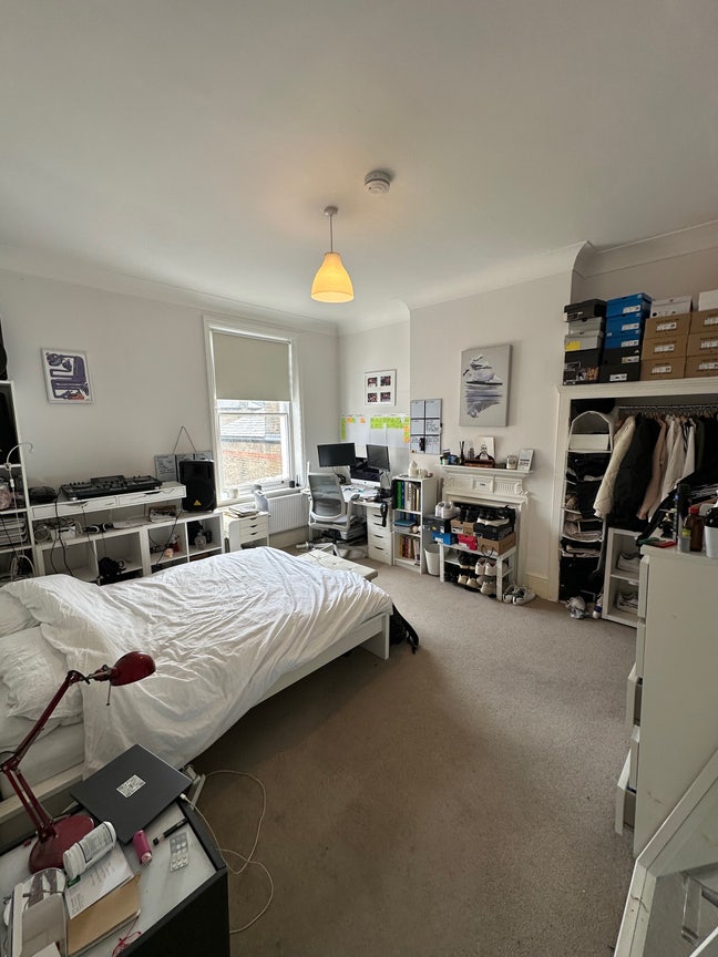 Spacious Double Room *Sublet* Main Photo