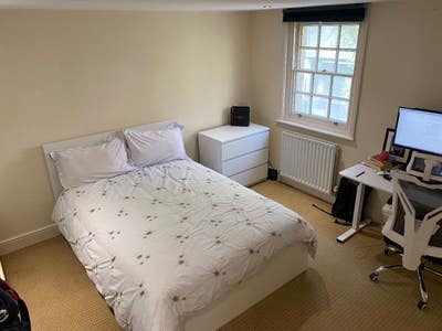 Spacious & Cosy Ensuite Room in KT1 Main Photo