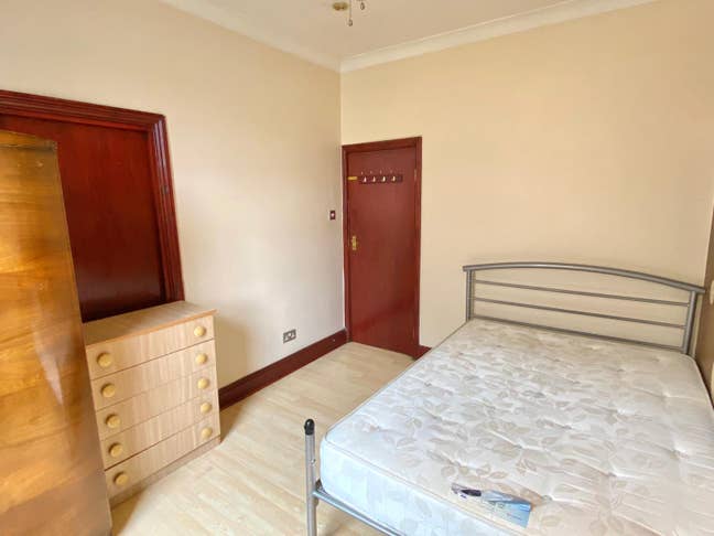 😍 🔥2Xdouble Room in *E11* 8 Min to Central Line Main Photo