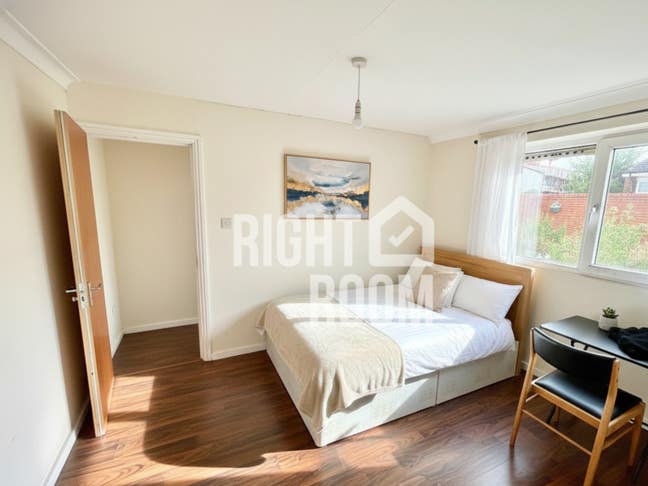 Bright DBL Room | Ivy Road | Canning Town E6 &pound;750 Main Photo