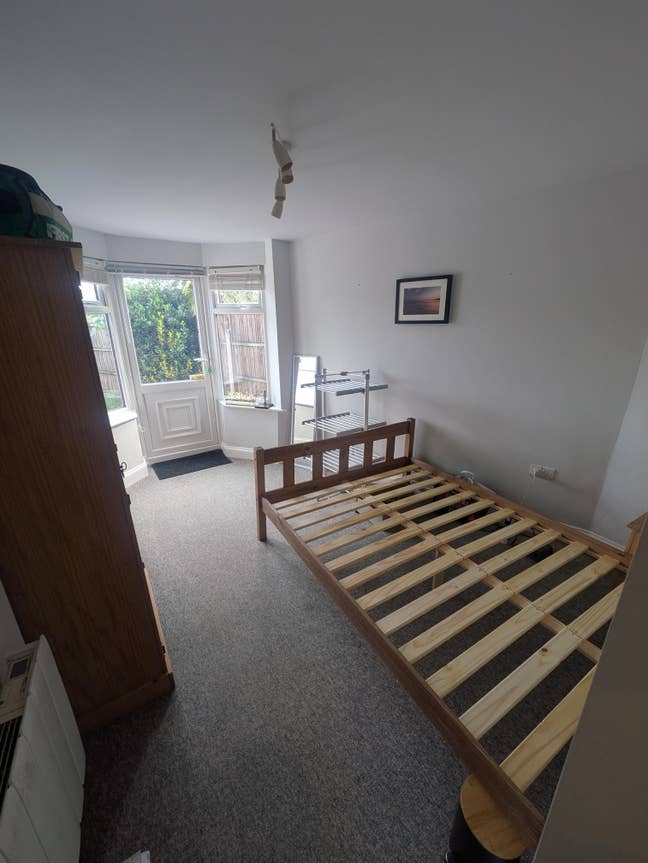 Double Room with Garden View – Central Watford  Main Photo