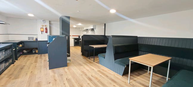 1 double room available immediately  Main Photo