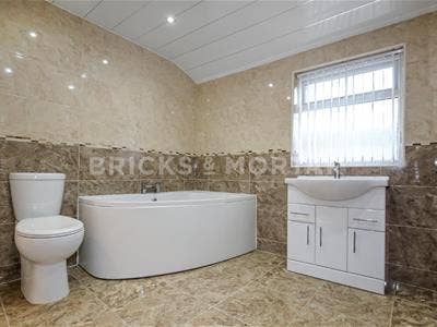 Tenancy Takeover - available ASAP Main Photo