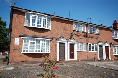 Newly Renovated Two Bedroom Maisonette to Let Main Photo