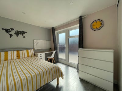 6 Ensuties + 2 Flats near Warwick Uni Main Photo