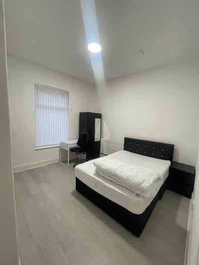 Double Room Sublet  in 4 Bed House Share Main Photo
