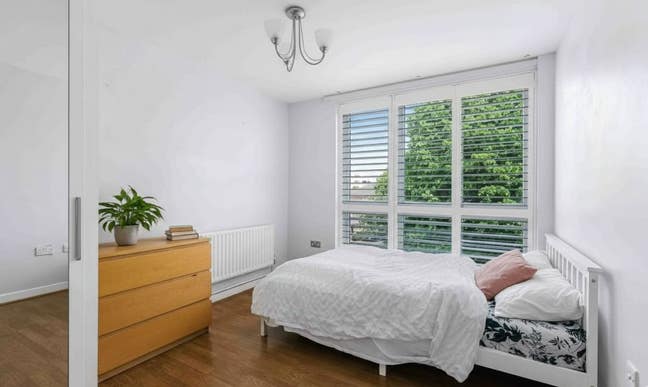 💎 Rare Find! Quiet 3-Bed Flat in Caledonian Road Main Photo