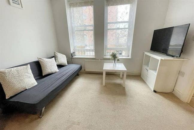 Double Bedroom in Bournemouth Square! Main Photo