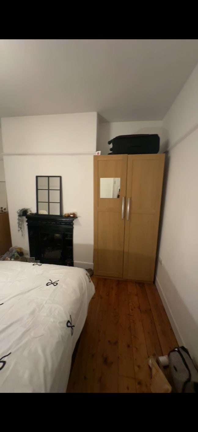 Double room available in student house - takeover Main Photo