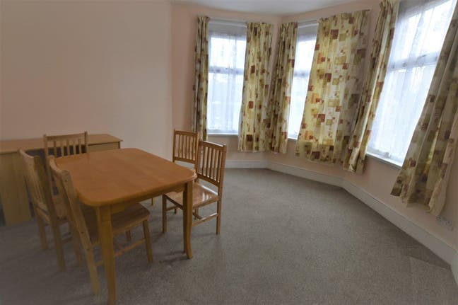 1 Bed Flat Available in Haringey/ Finsbury Park N4 Main Photo