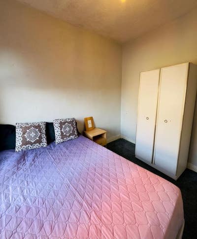 Double room is available for rent in - M13 0ZJ Main Photo