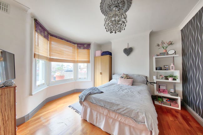 DoibleRoom  - Bills Inc - Fountain RdSW17 Tooting Main Photo