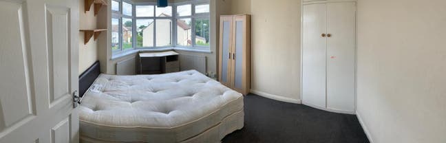 3 Bedrooms in a shared house to rent Main Photo