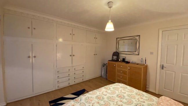Brighton spacious double room available in Harold Main Photo
