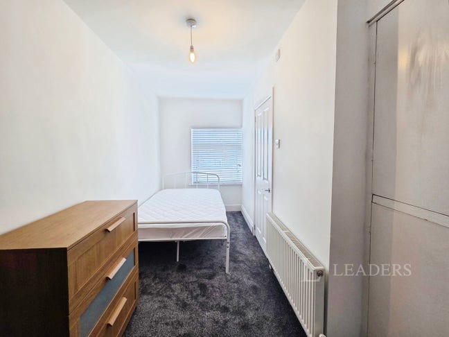 Double rooms to rent in newly converted 6 bed HMO Main Photo