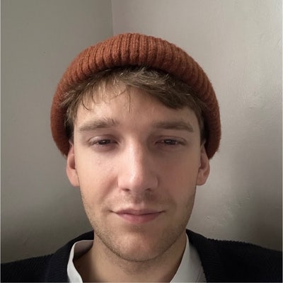 27 year old sober & start up founder  Main Photo