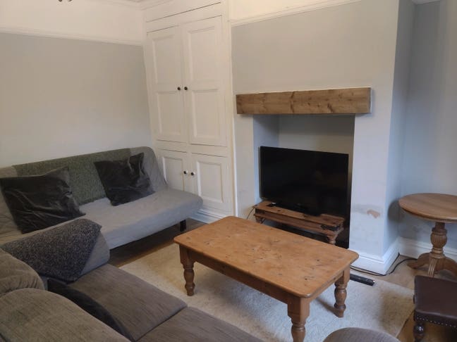 Lovely 2 bed, 2 bathroom house for 2 people  Main Photo