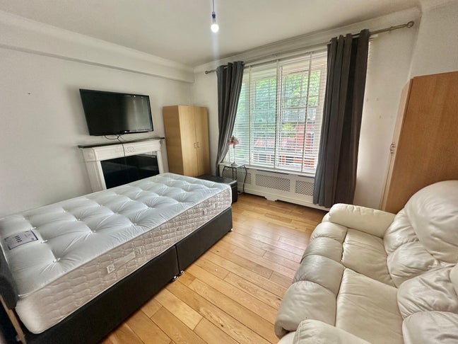 2 great doublerooms in St Johns Wood Main Photo