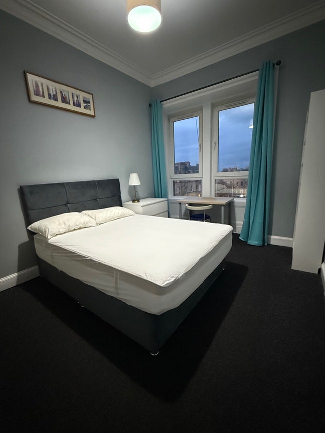 Spacious Double Room Available  Main Photo